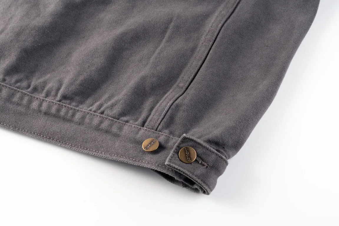 170 Carhartt WIP & Carhartt Retro heavy-duty washed Detroit multi-pocket Japanese jacket denim jacket. Ready-to-wear washed and distressed. If you know how to do it, you have already started! The upper body is very handsome, more fashionable than the regular color. Respect the original Detroit jacket style and make better adjustments! The overall appearance of the clothes is washed with a slight distressed effect. After washing, the canvas is soft and not as hard as the main line! The classic accordion sleeve design on the back is convenient for daily activities! Style number: # Color: Gray Black Size: 46 48 50 52